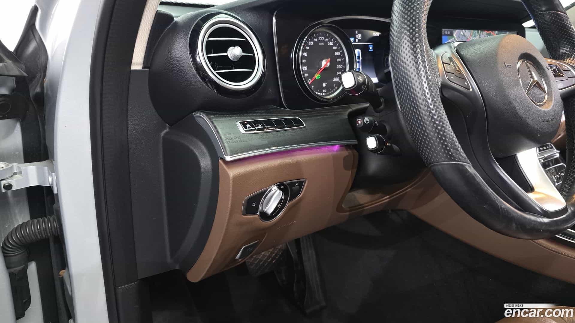 E-Class Mercedes-Benz 2018.6-OPTION-017