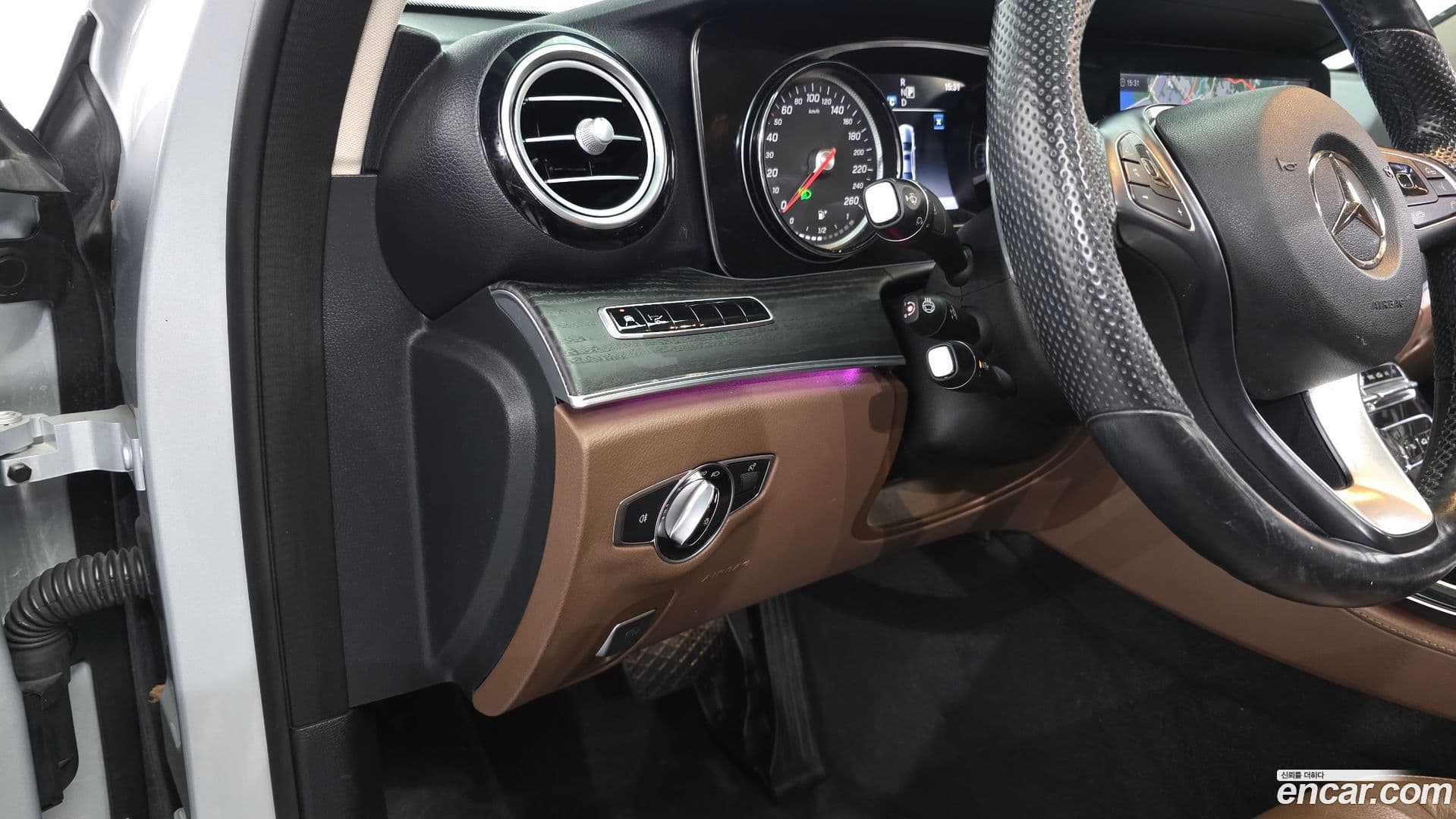 Main__Slider__Photo:E-Class Mercedes-Benz 2018.6-12