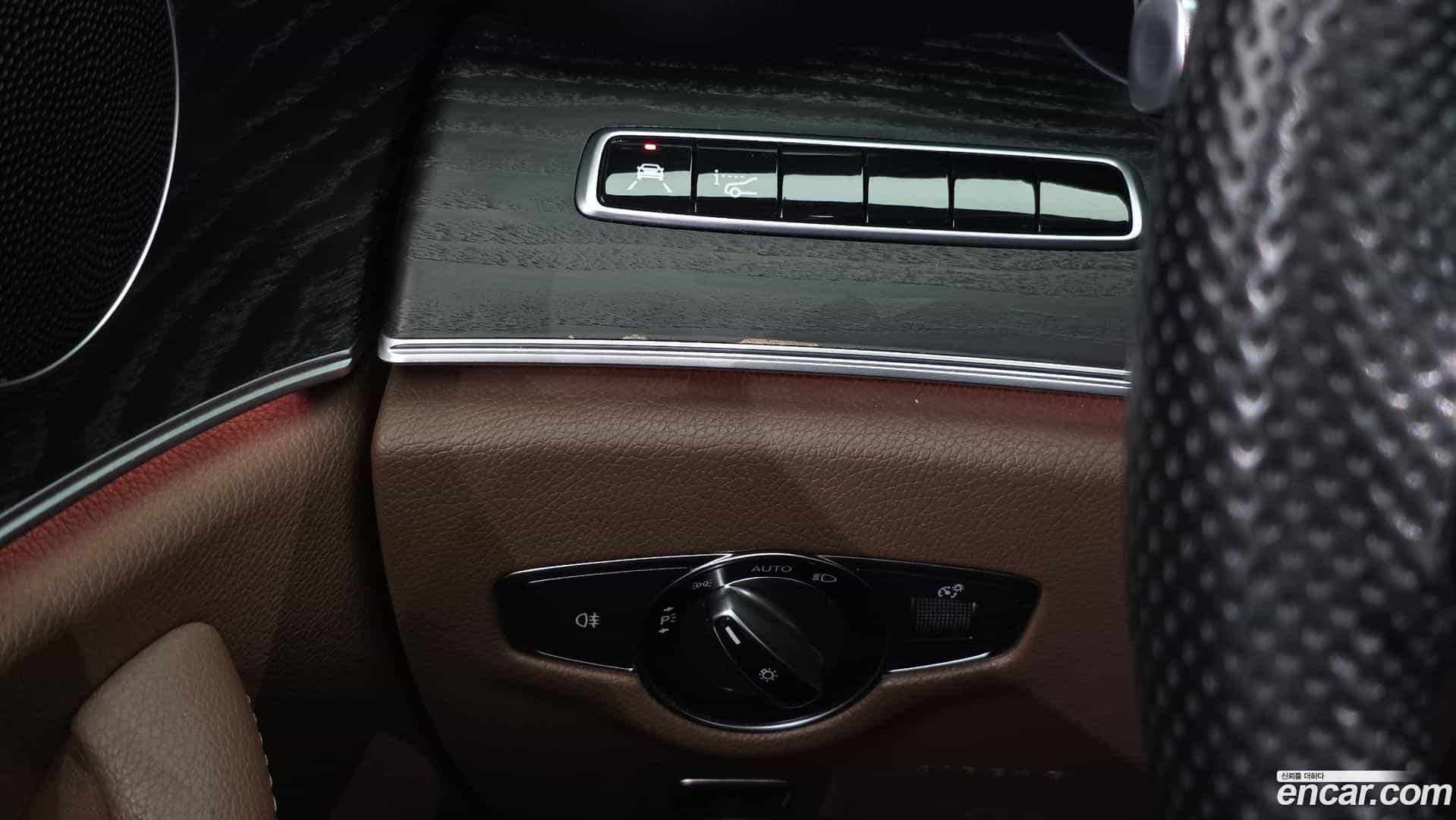 E-Class Mercedes-Benz 2018.6-OPTION-018