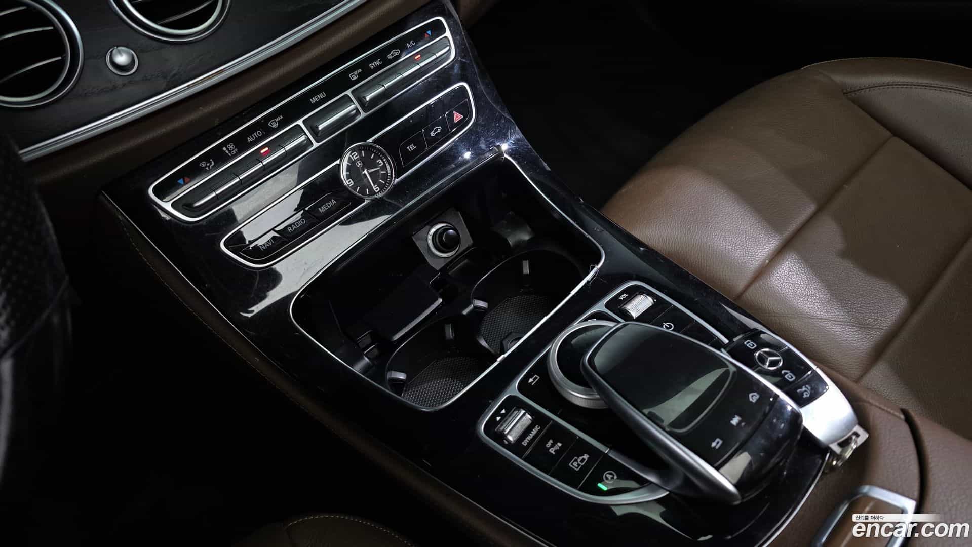 E-Class Mercedes-Benz 2018.6-OPTION-021