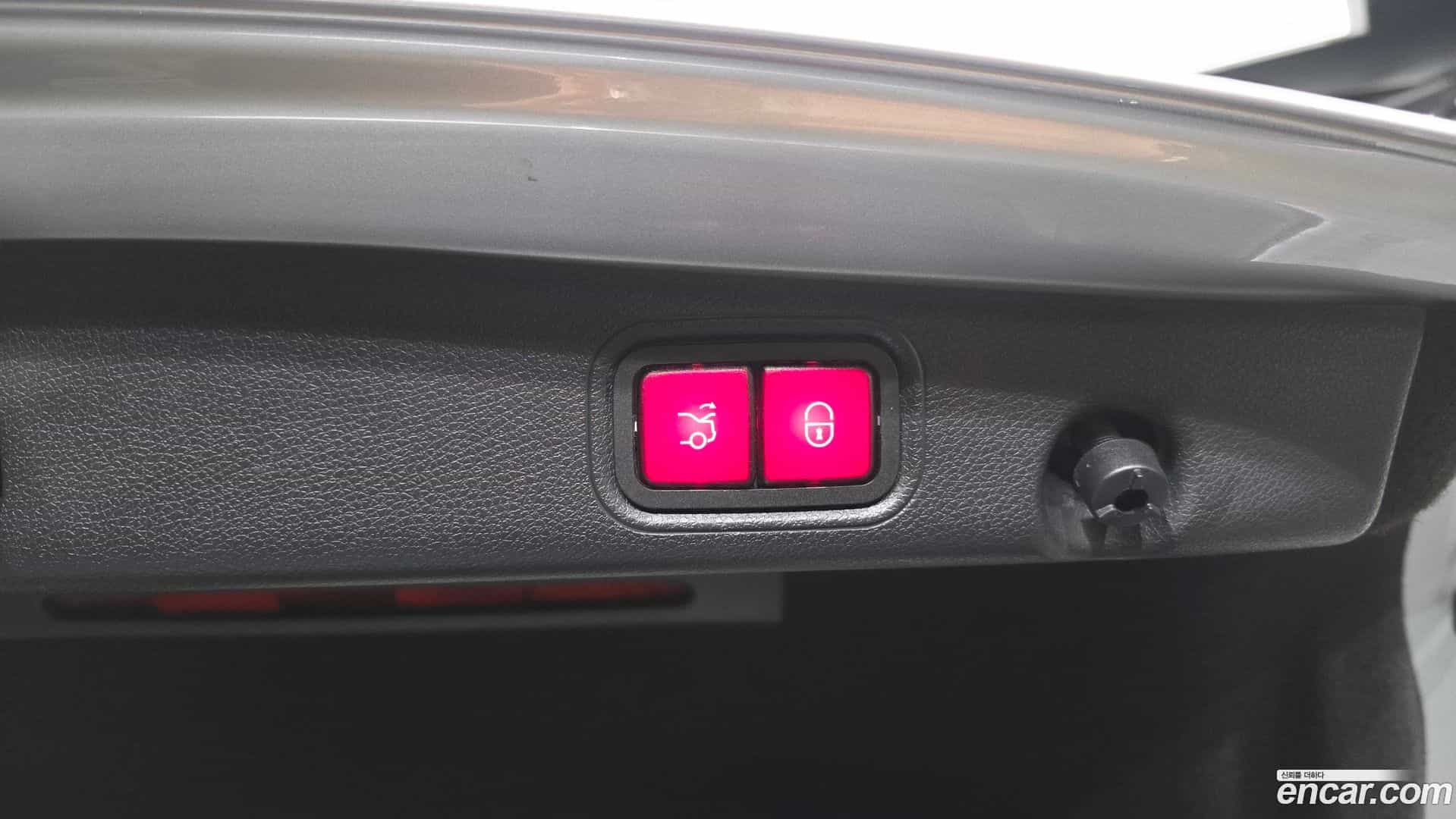 E-Class Mercedes-Benz 2018.6-OPTION-024