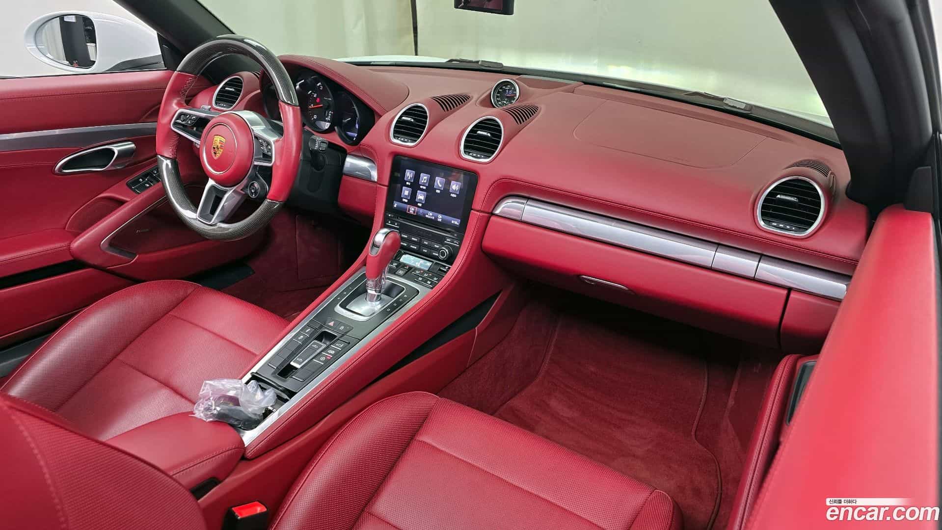 718 Porsche 2022.1-INNER-007