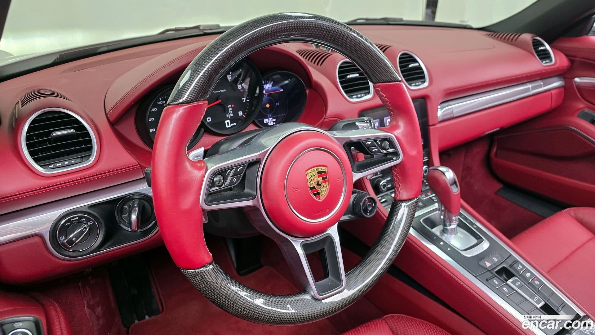 Main__Slider__Photo:718 Porsche 2022.1-11