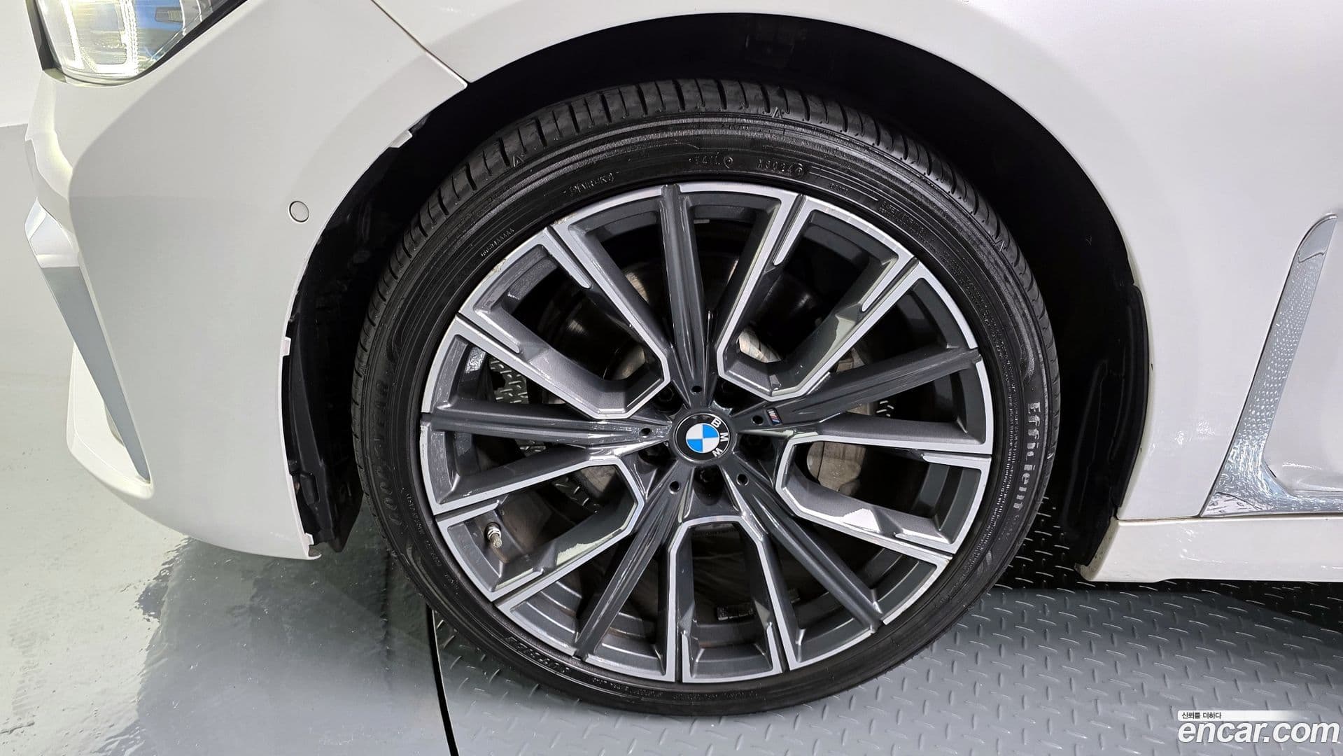 Main__Slider__Photo:7-Series BMW 2017.2-4