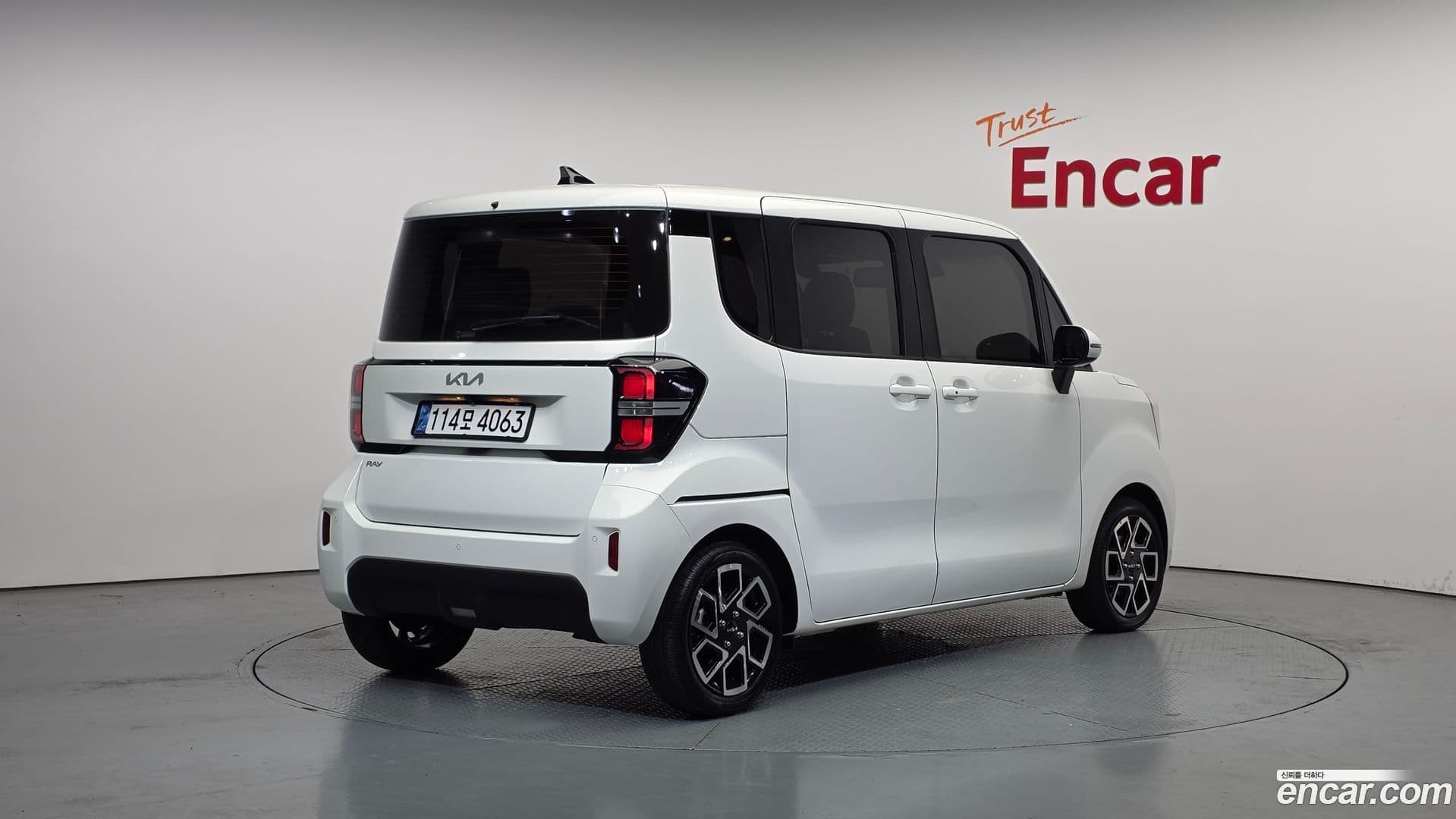 Main__Slider__Photo:RAY Kia 2024.3-1