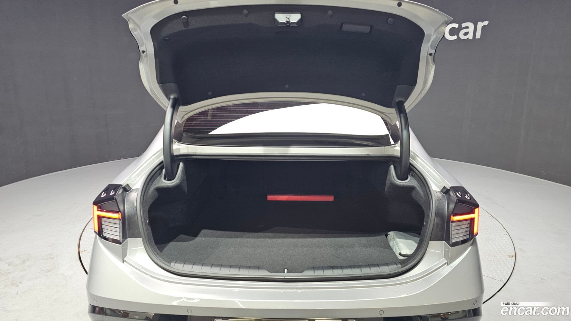 Main__Slider__Photo:Sonata Hyundai 2024.10-19