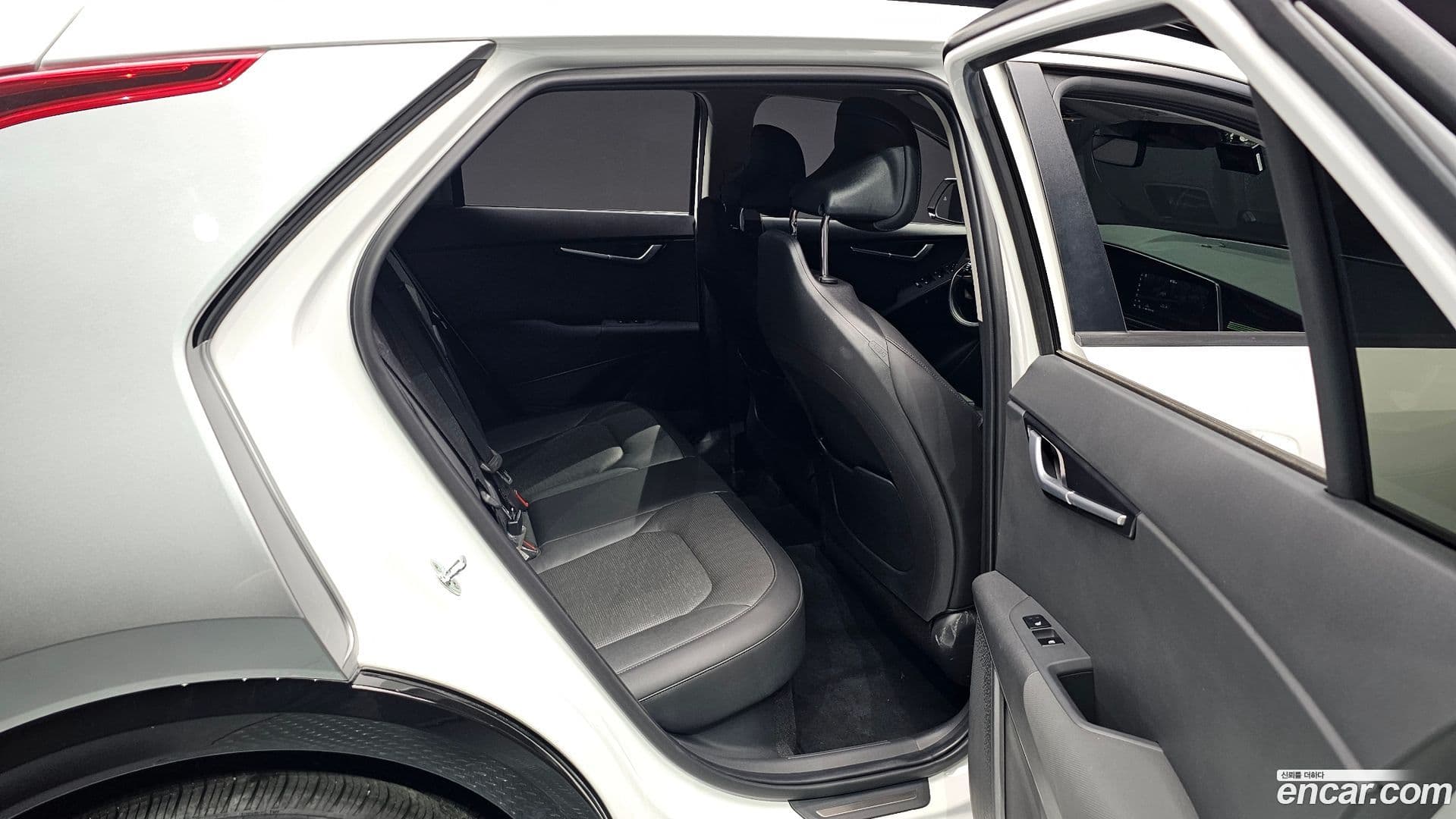 Main__Slider__Photo:Niro Kia 2022.6-10