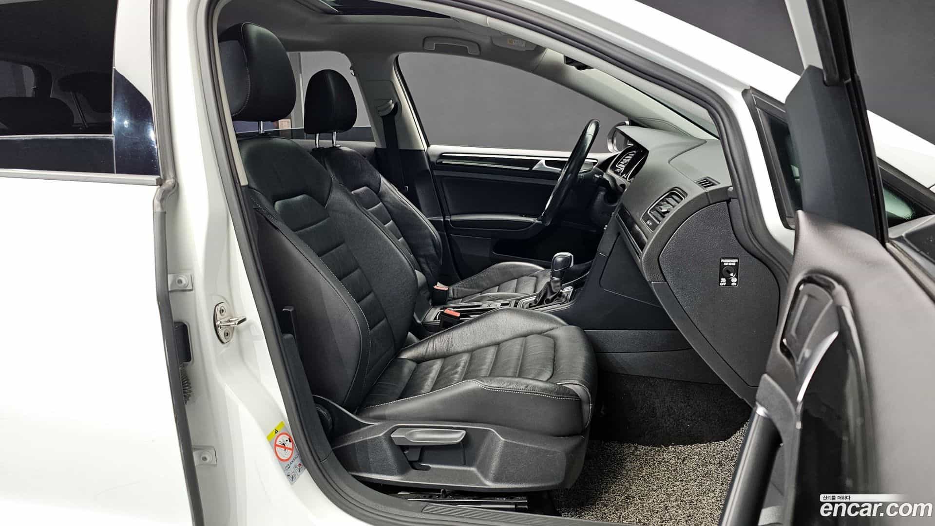 Golf Volkswagen 2015.3-INNER-010