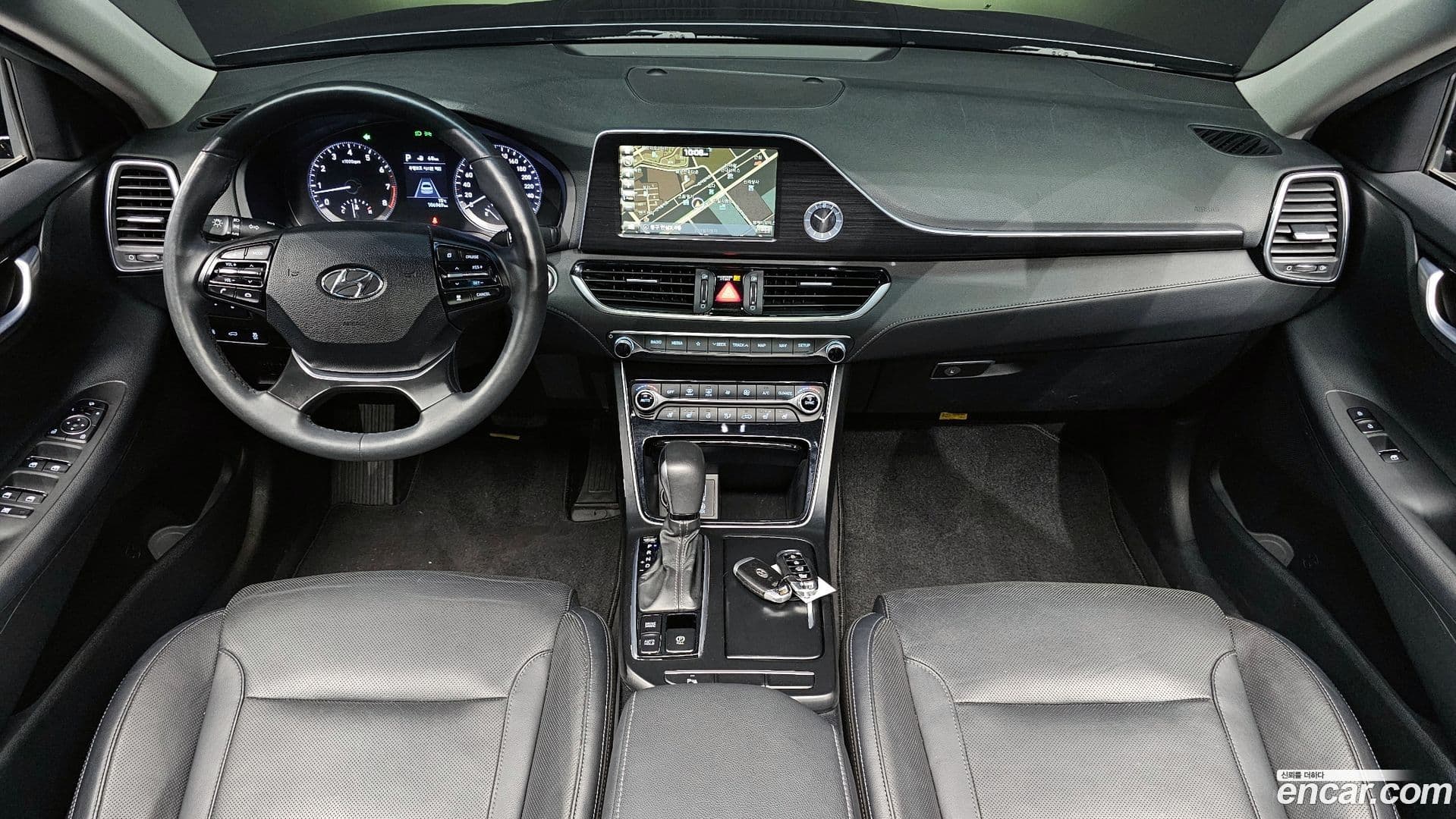 Main__Slider__Photo:Grandeur Hyundai 2017.0-6