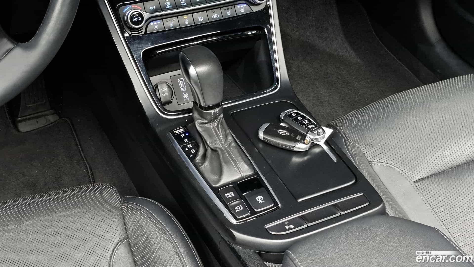 Grandeur Hyundai 2017.0-INNER-009