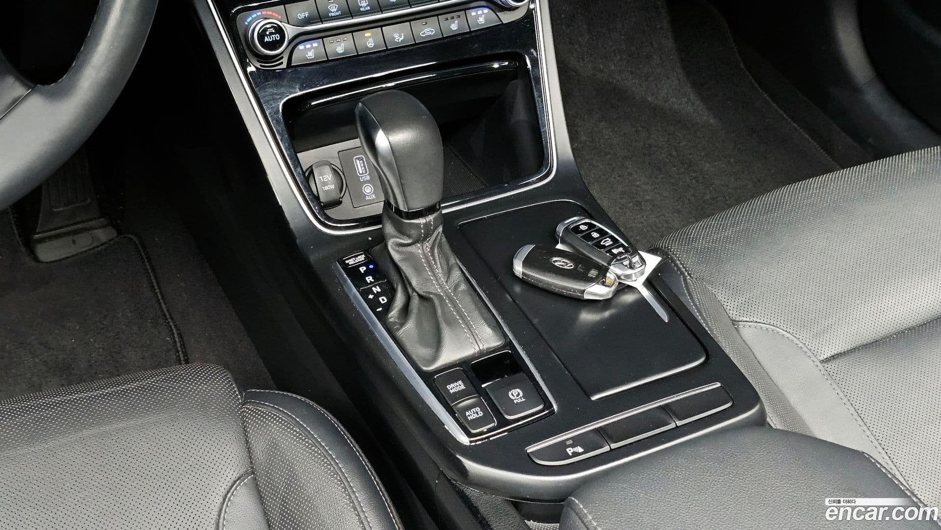 Main__Slider__Photo:Grandeur Hyundai 2017.0-8