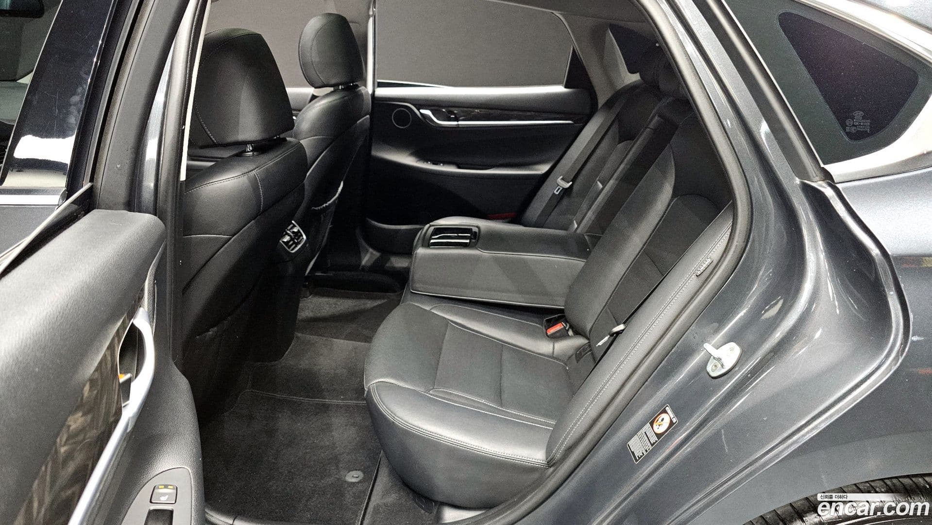 Main__Slider__Photo:Grandeur Hyundai 2017.0-11