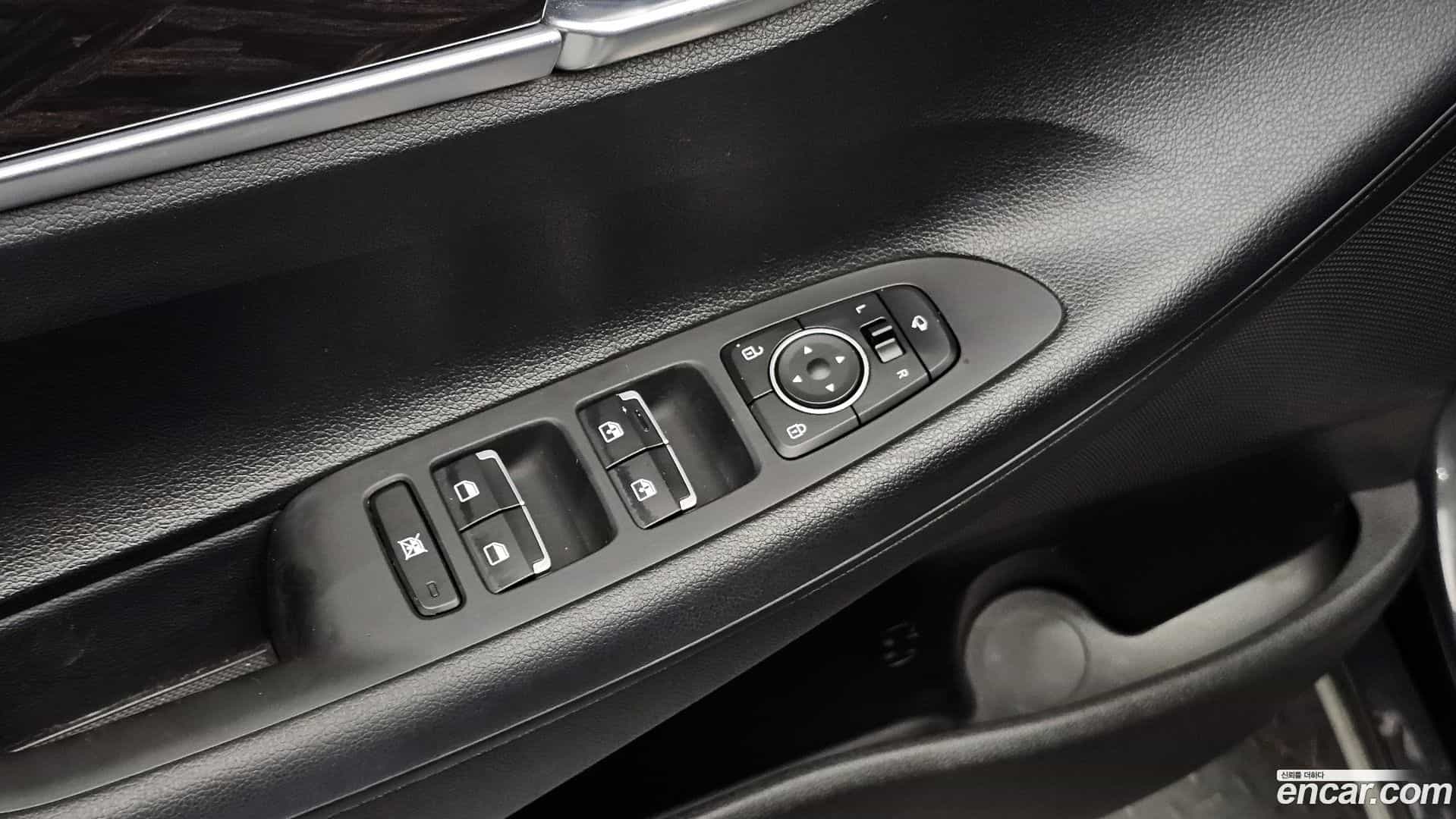 Grandeur Hyundai 2017.0-OPTION-022