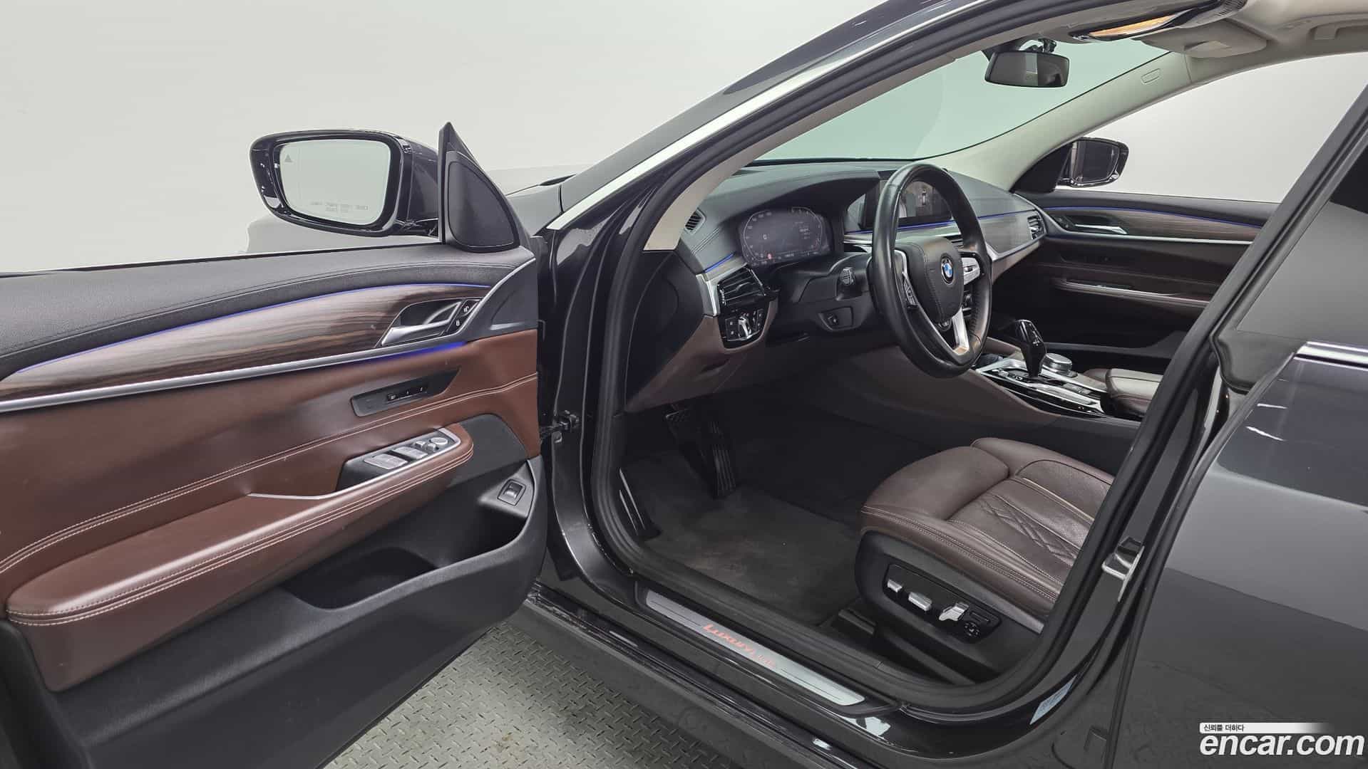 Gran Turismo BMW 2020.0-INNER-010