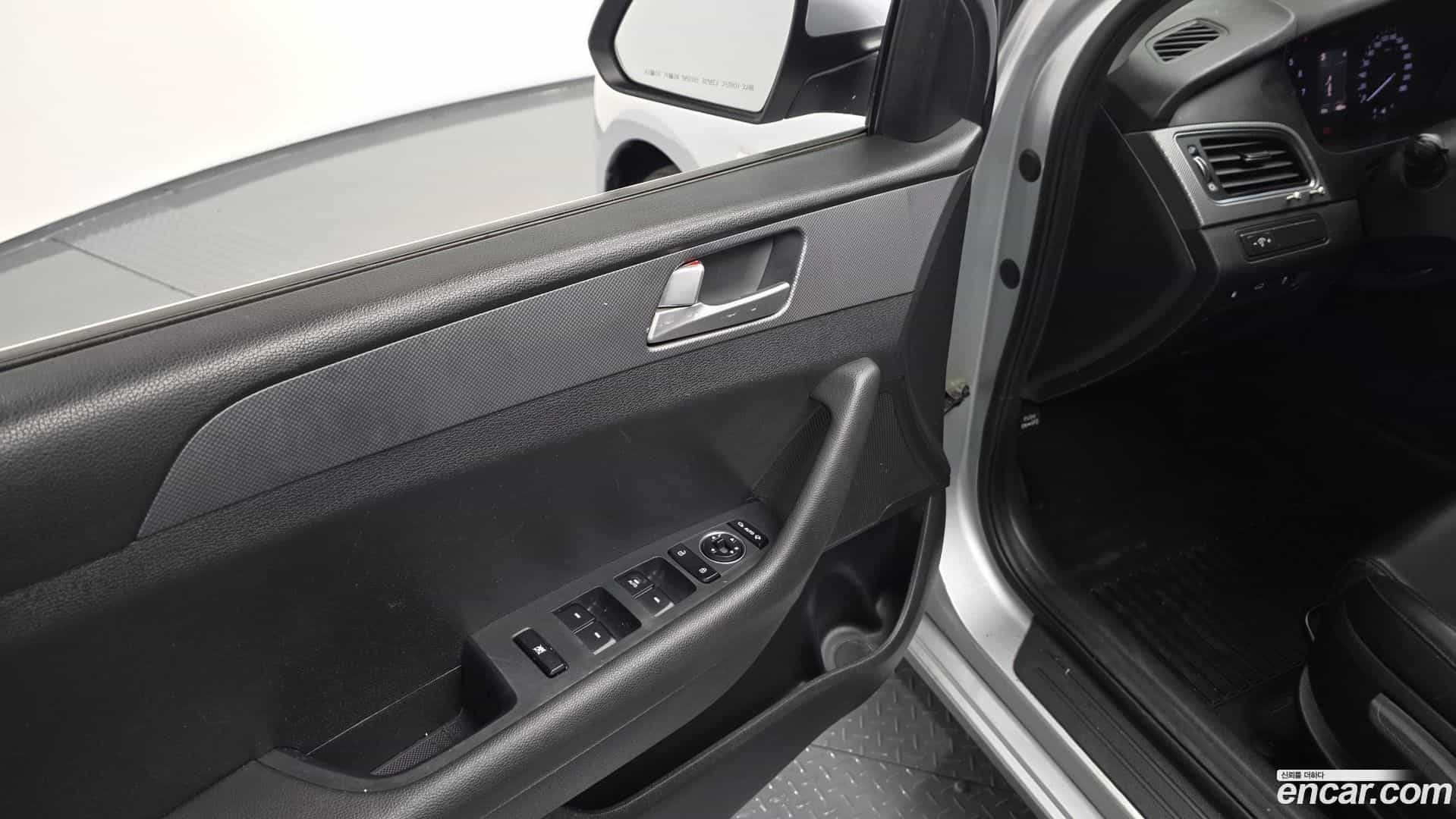 Sonata Hyundai 2017.5-OPTION-018