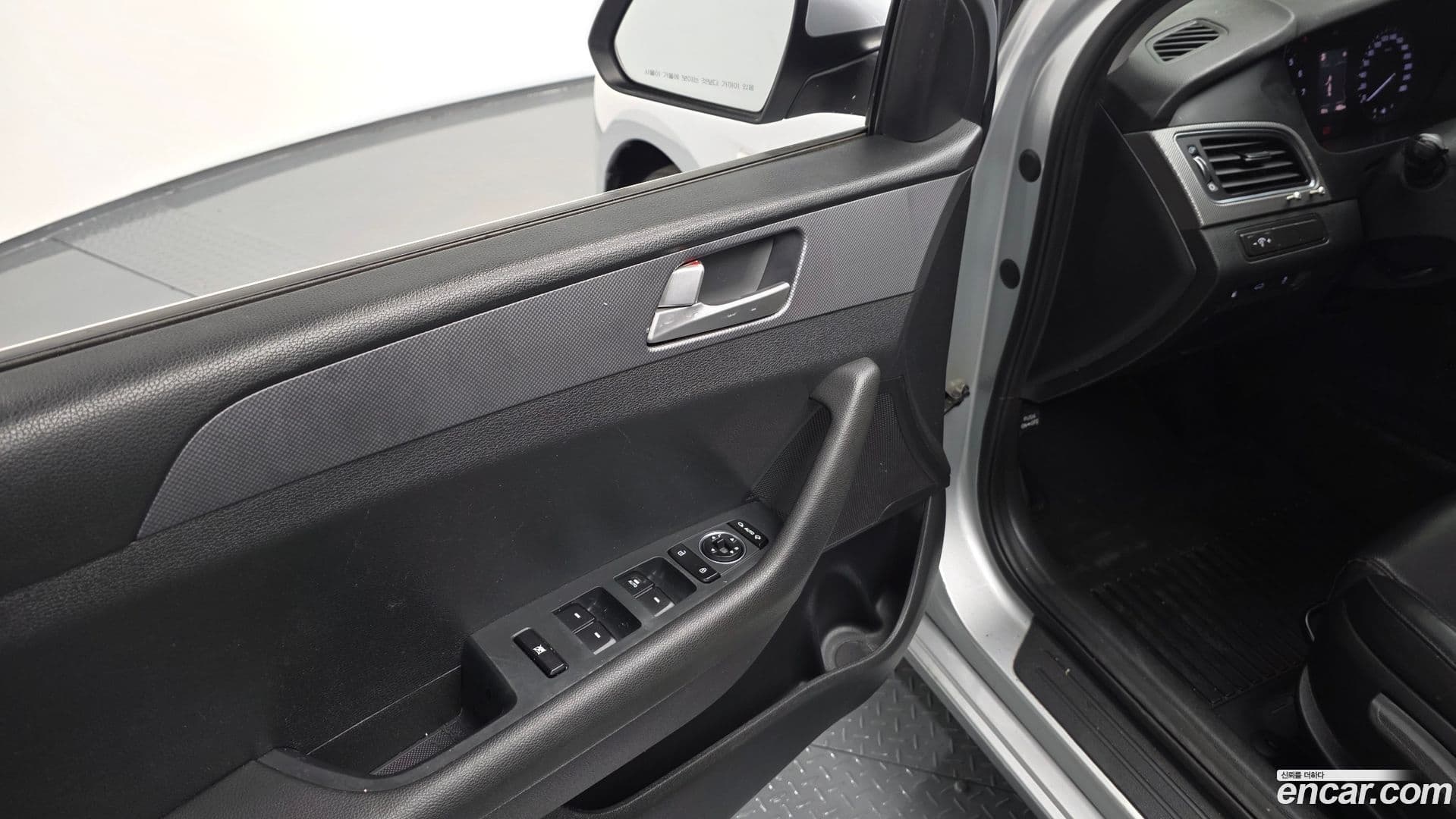 Main__Slider__Photo:Sonata Hyundai 2017.5-13