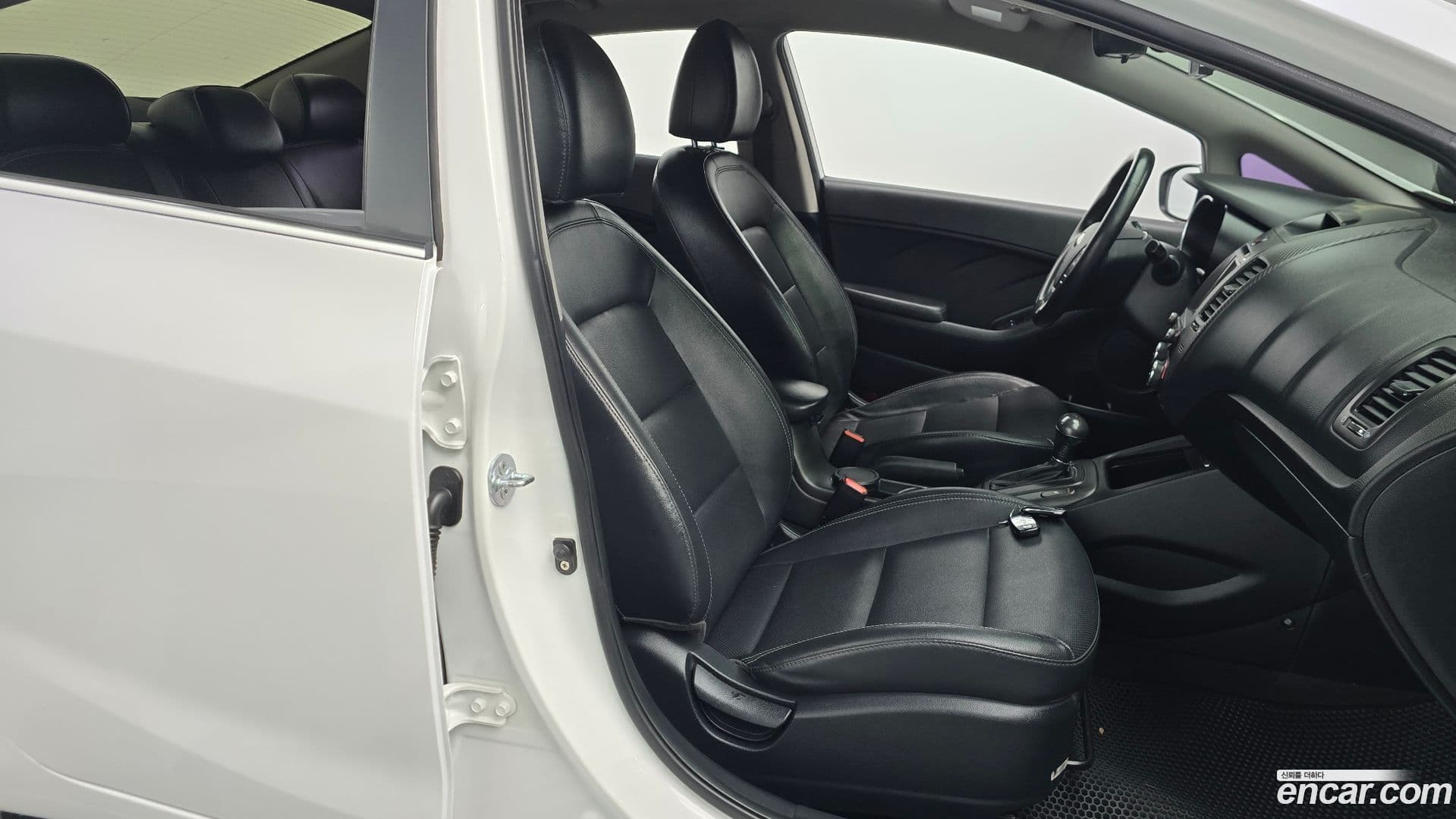 Main__Slider__Photo:K3 Kia 2013.2-9