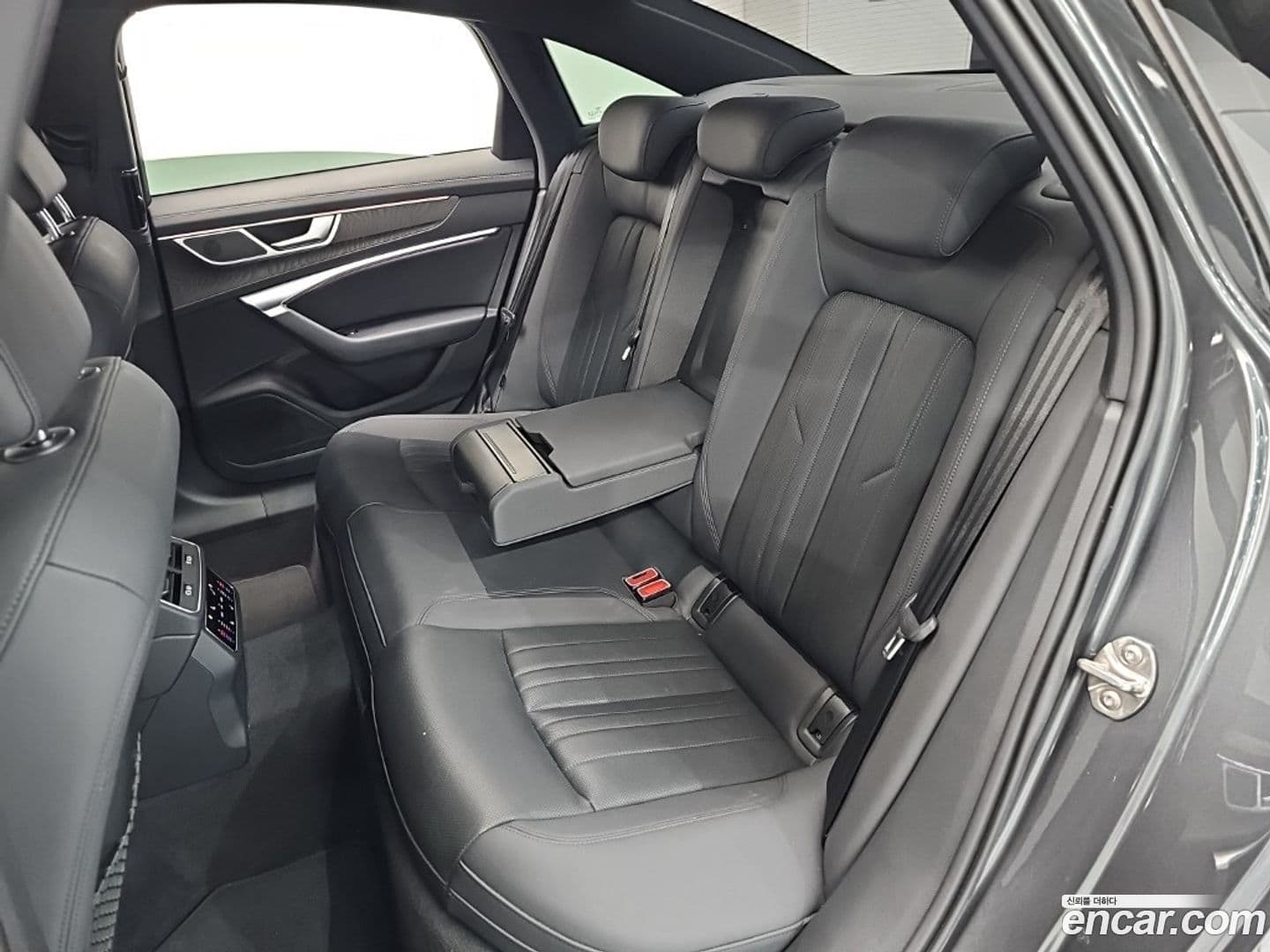 Main__Slider__Photo:A6 Audi 2021.2-17