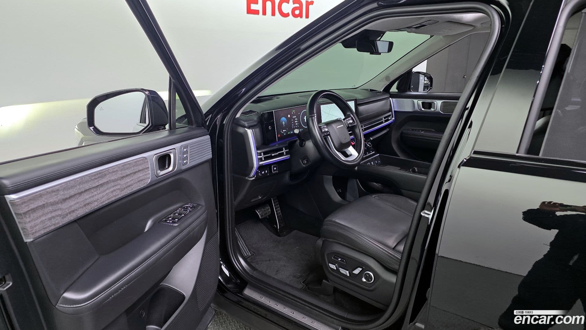 Main__Slider__Photo:Santafe Hyundai 2023.10-9