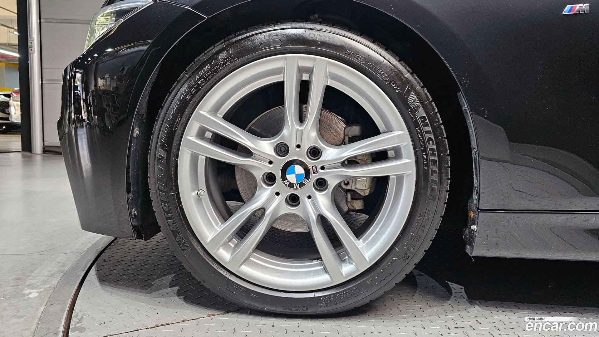 Main__Slider__Photo:3-Series BMW 2017.10-4