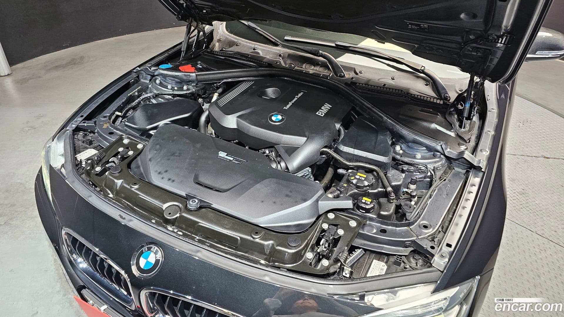 Main__Slider__Photo:3-Series BMW 2017.10-5