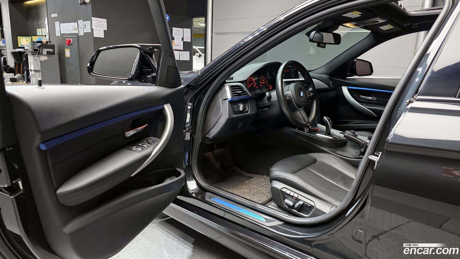 Main__Slider__Photo:3-Series BMW 2017.10-10