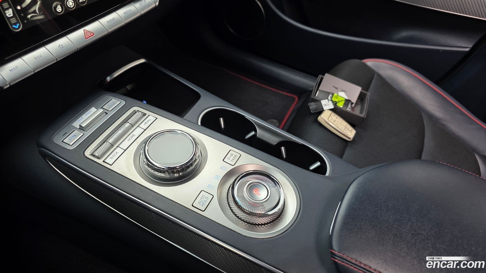 Main__Slider__Photo:GV70 Genesis 2021.4-8