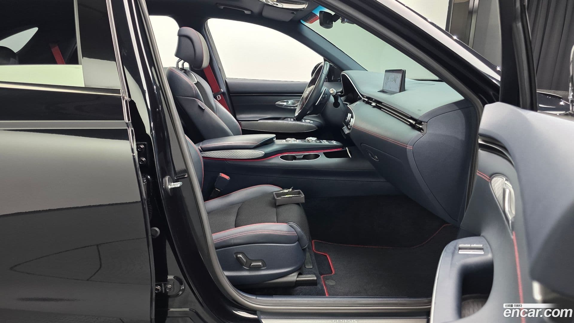 Main__Slider__Photo:GV70 Genesis 2021.4-9