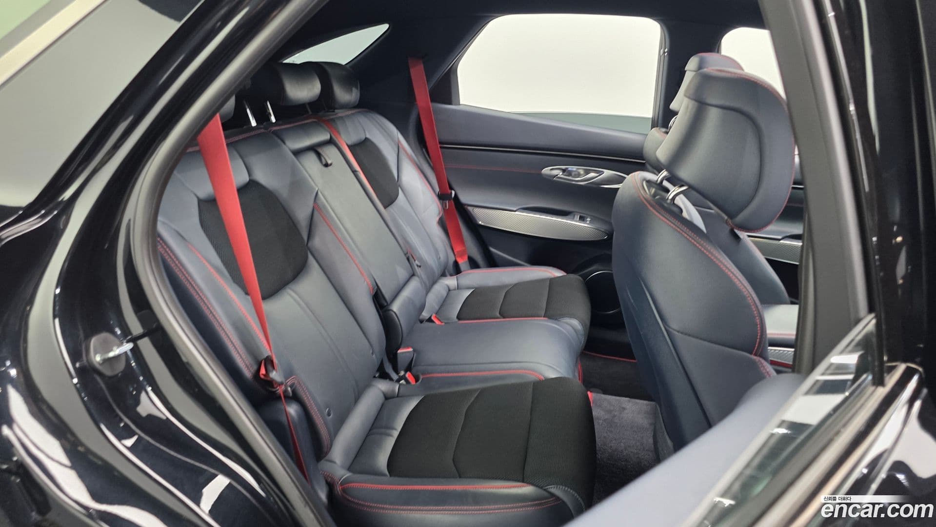 Main__Slider__Photo:GV70 Genesis 2021.4-11