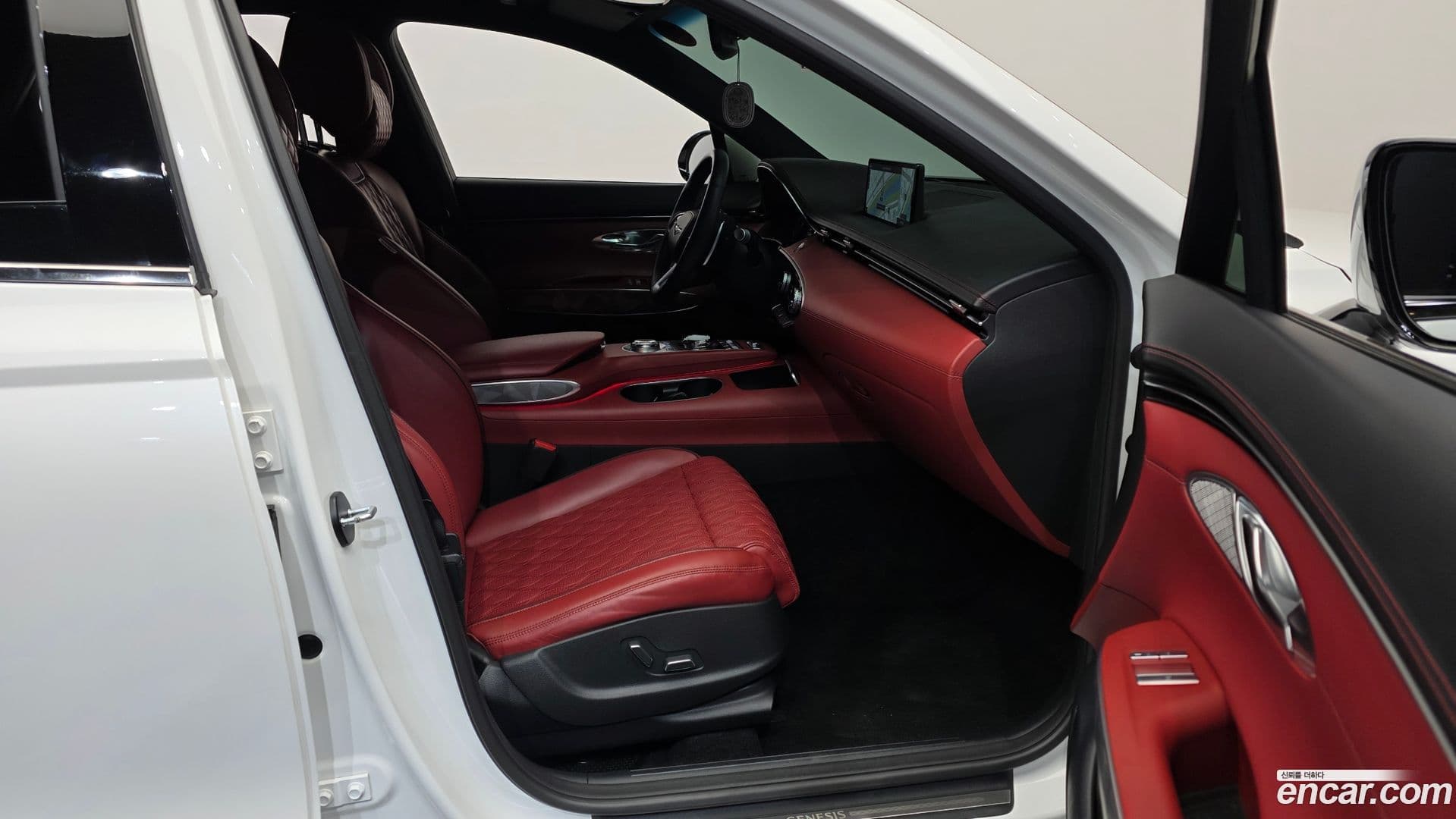 Main__Slider__Photo:GV70 Genesis 2022.2-10