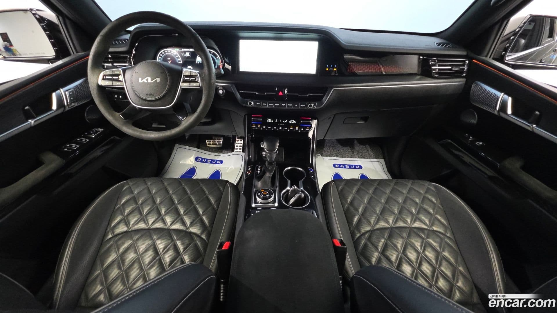 Main__Slider__Photo:Mohave Kia 2022.2-6