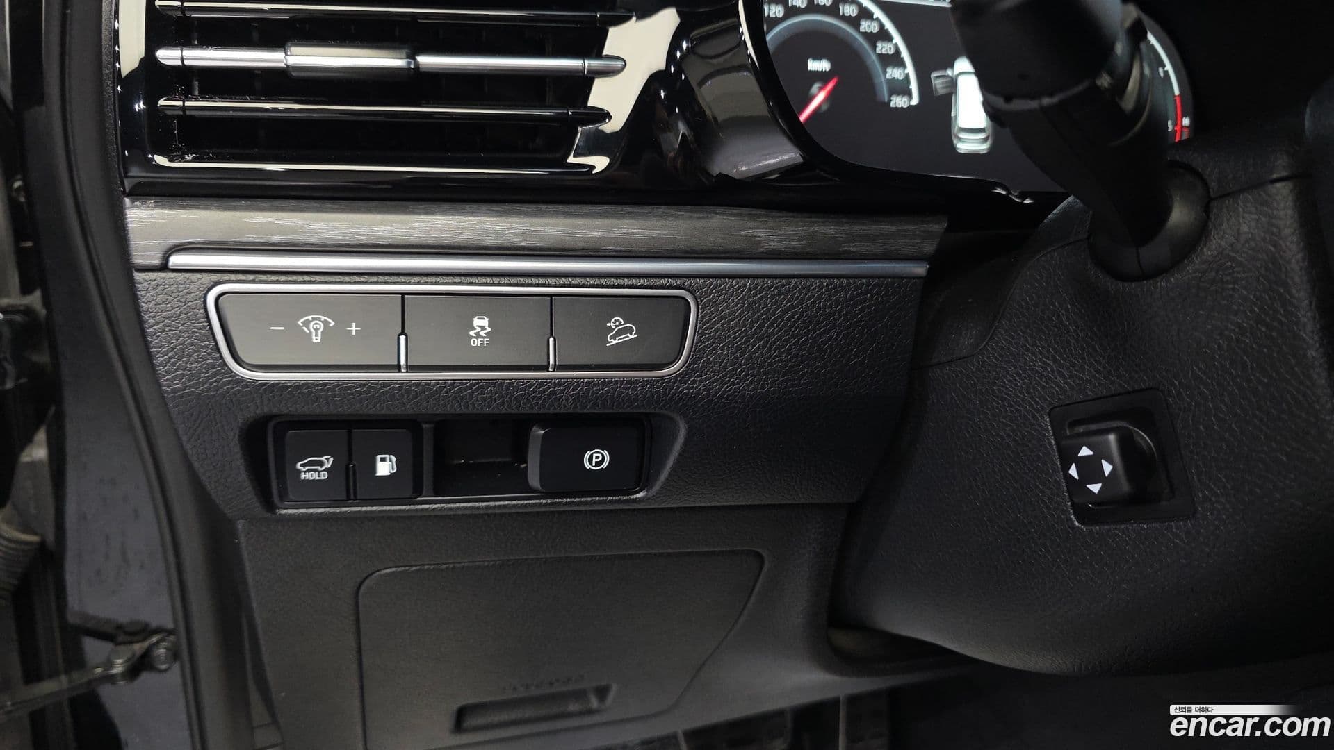 Main__Slider__Photo:Mohave Kia 2022.2-11