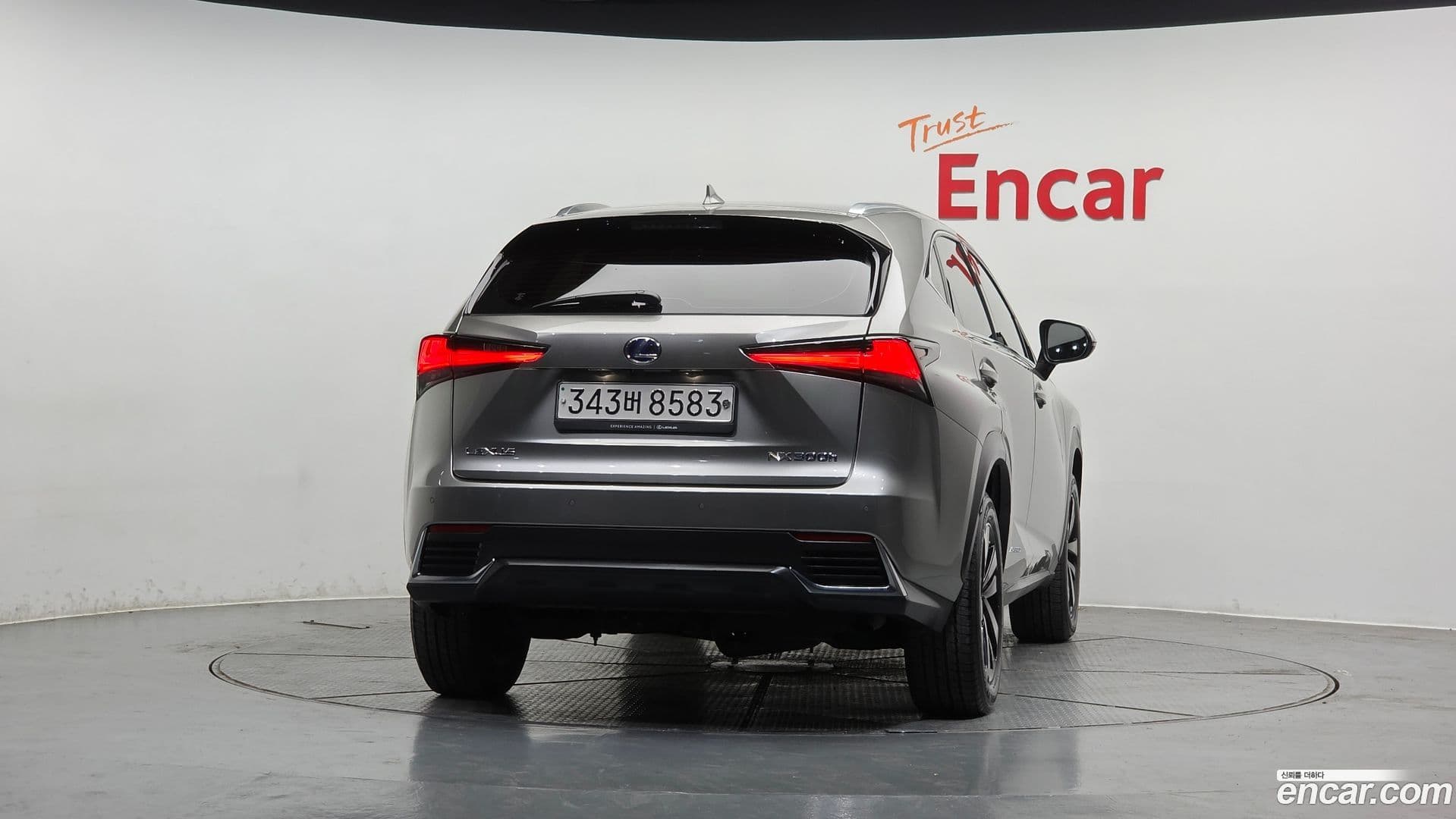 Main__Slider__Photo:NX Lexus 2020.2-3