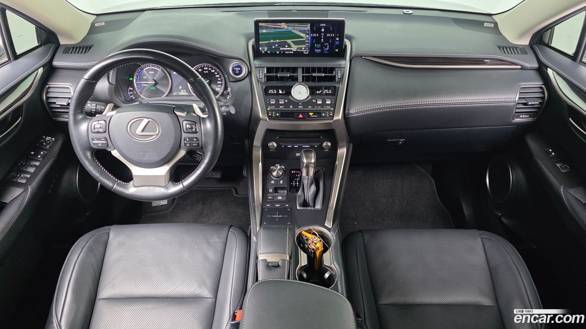 Main__Slider__Photo:NX Lexus 2020.2-6