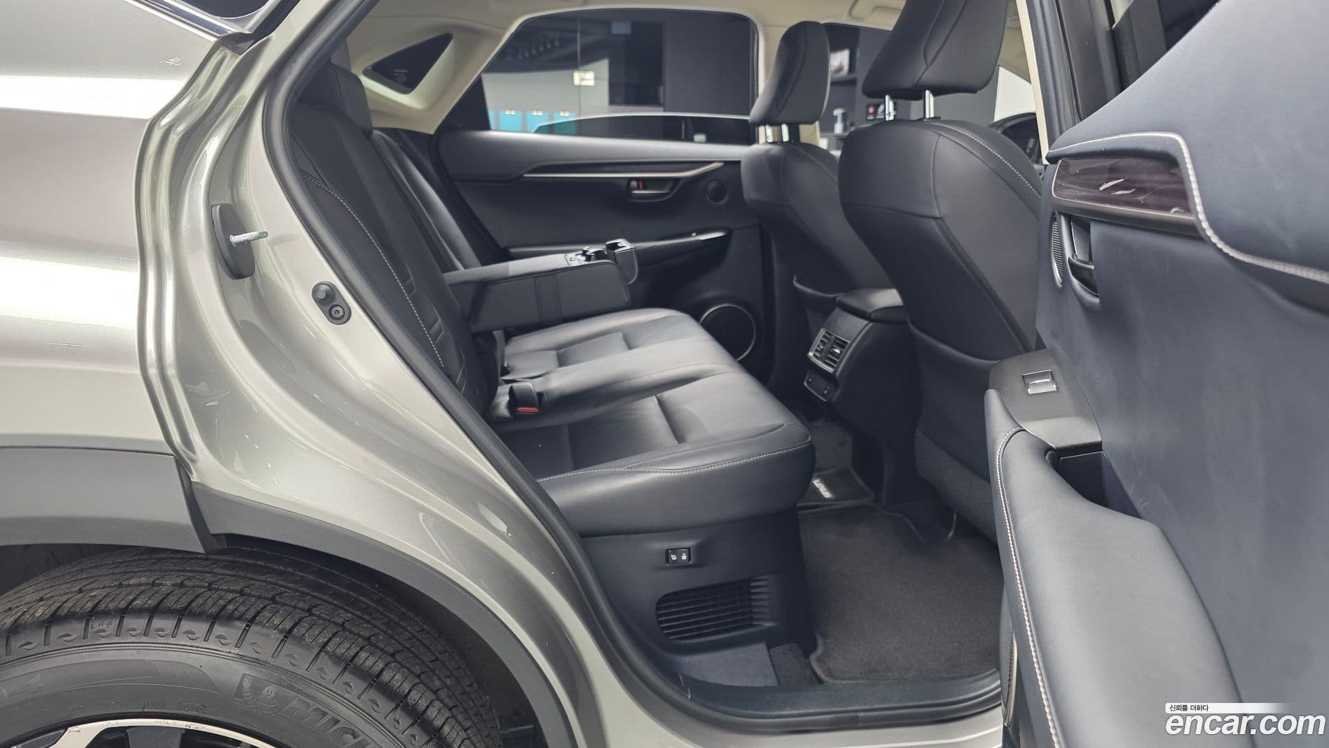 Main__Slider__Photo:NX Lexus 2020.2-11