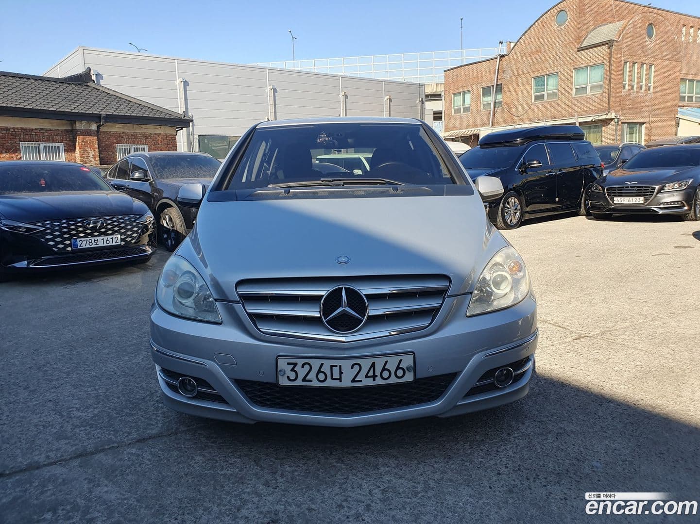 Main__Slider__Photo:B-Class Mercedes-Benz 2011.0-1