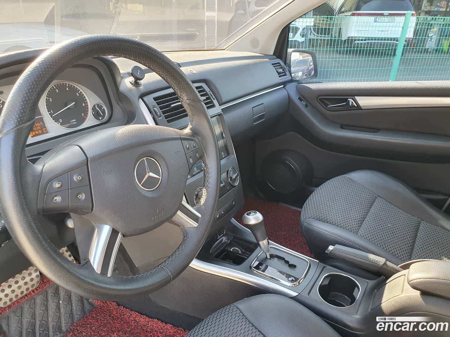 B-Class Mercedes-Benz 2011.0-INNER-008