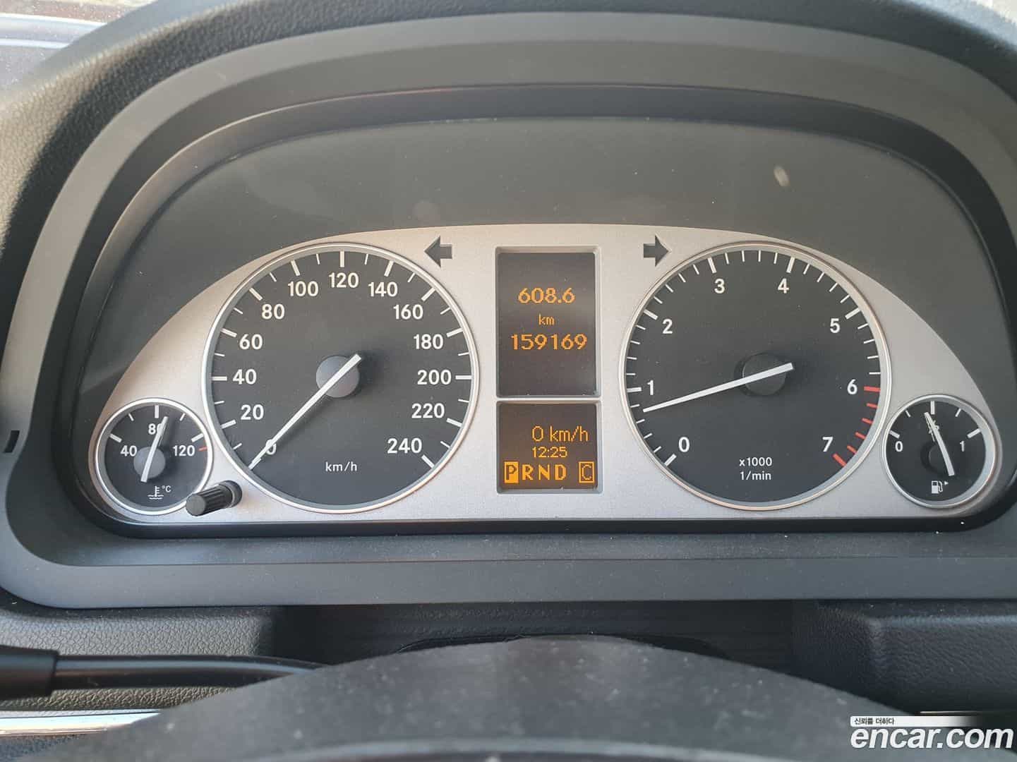 B-Class Mercedes-Benz 2011.0-INNER-009