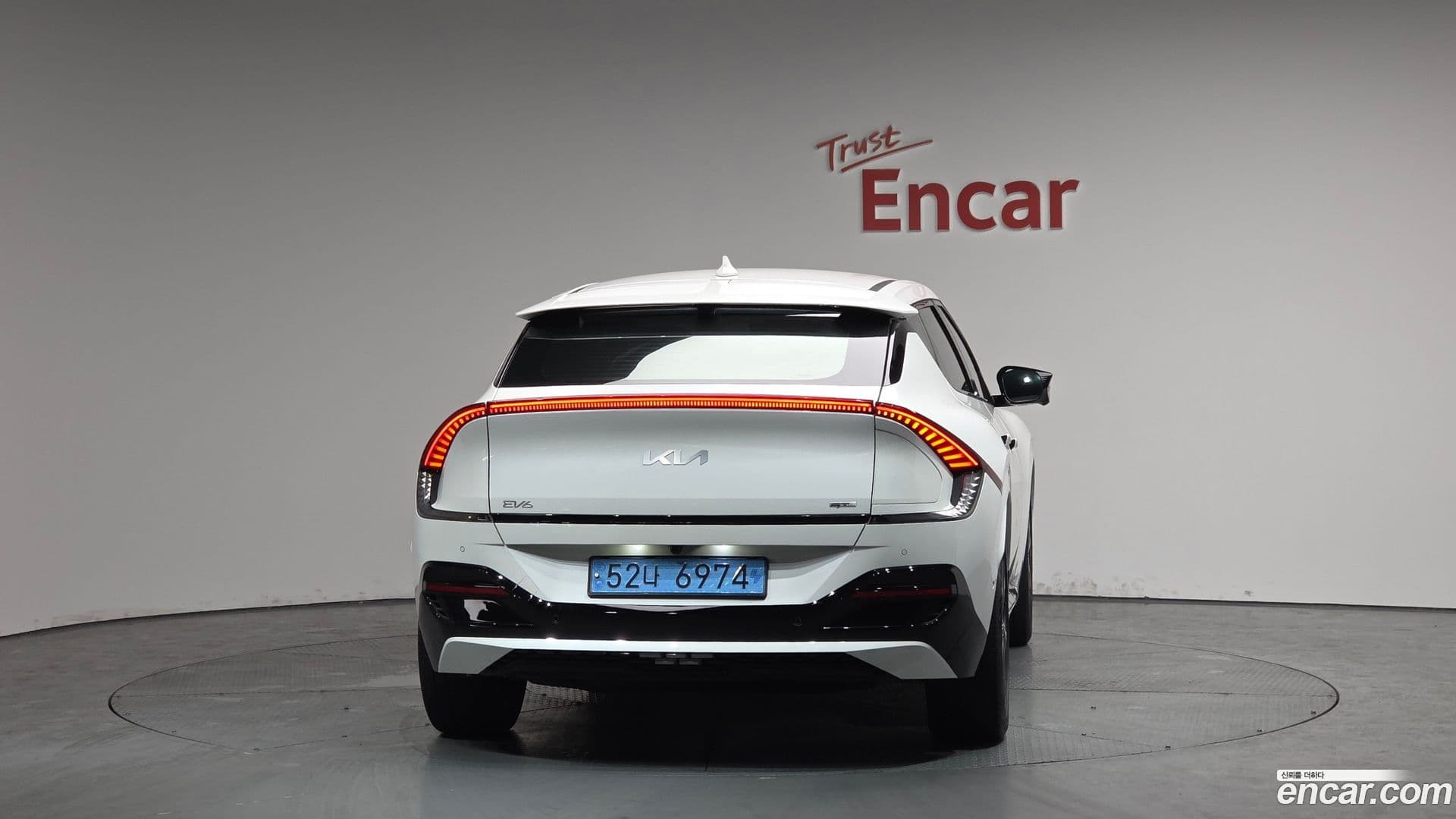 Main__Slider__Photo:EV6 Kia 2023.10-3