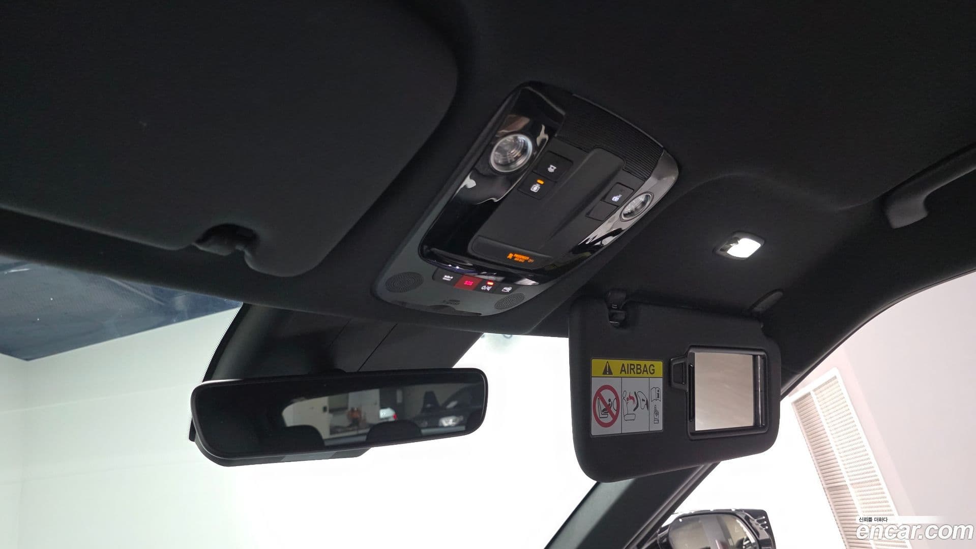 Main__Slider__Photo:EV6 Kia 2023.10-18