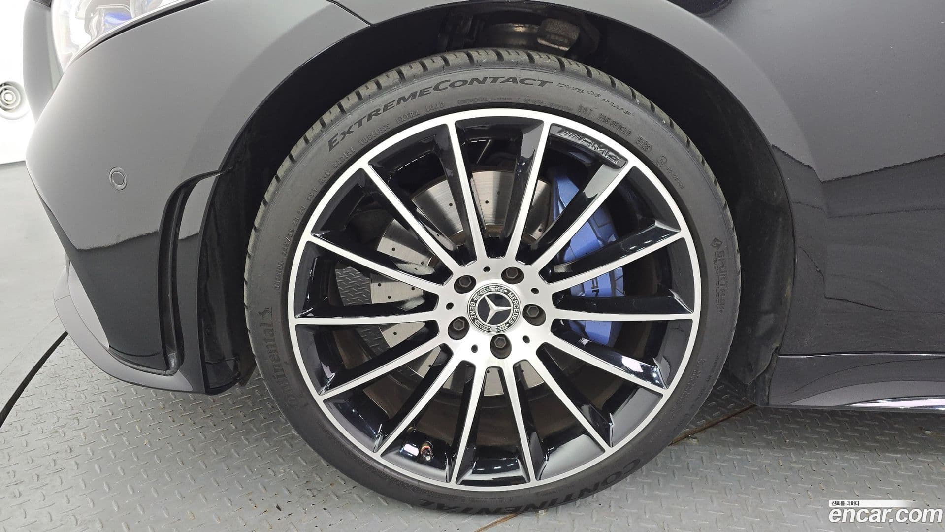 Main__Slider__Photo:CLS-Class Mercedes-Benz 2021.6-4