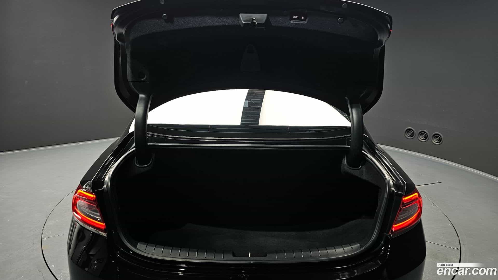 Grandeur Hyundai 2017.10-OPTION-024