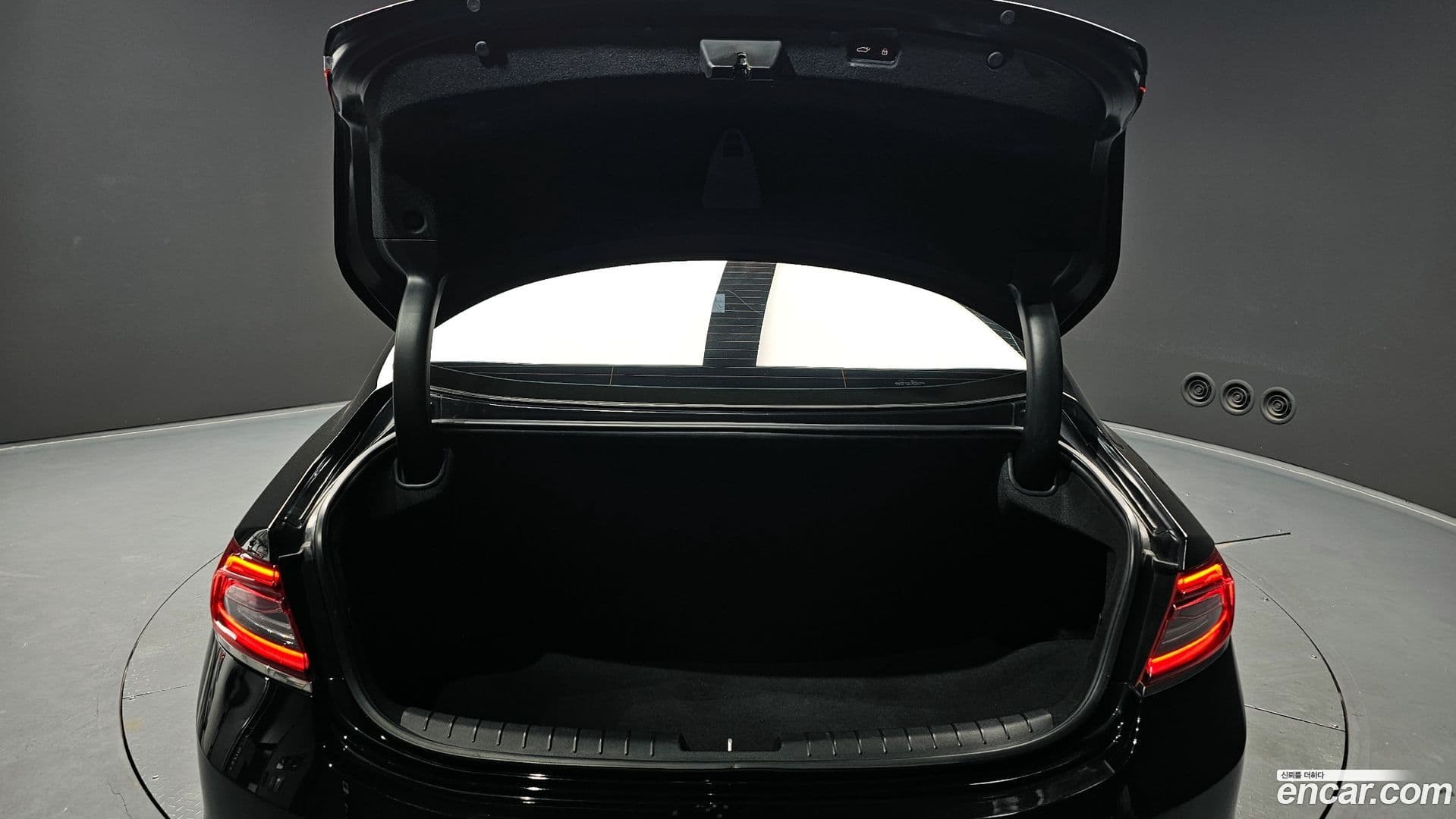 Main__Slider__Photo:Grandeur Hyundai 2017.10-19