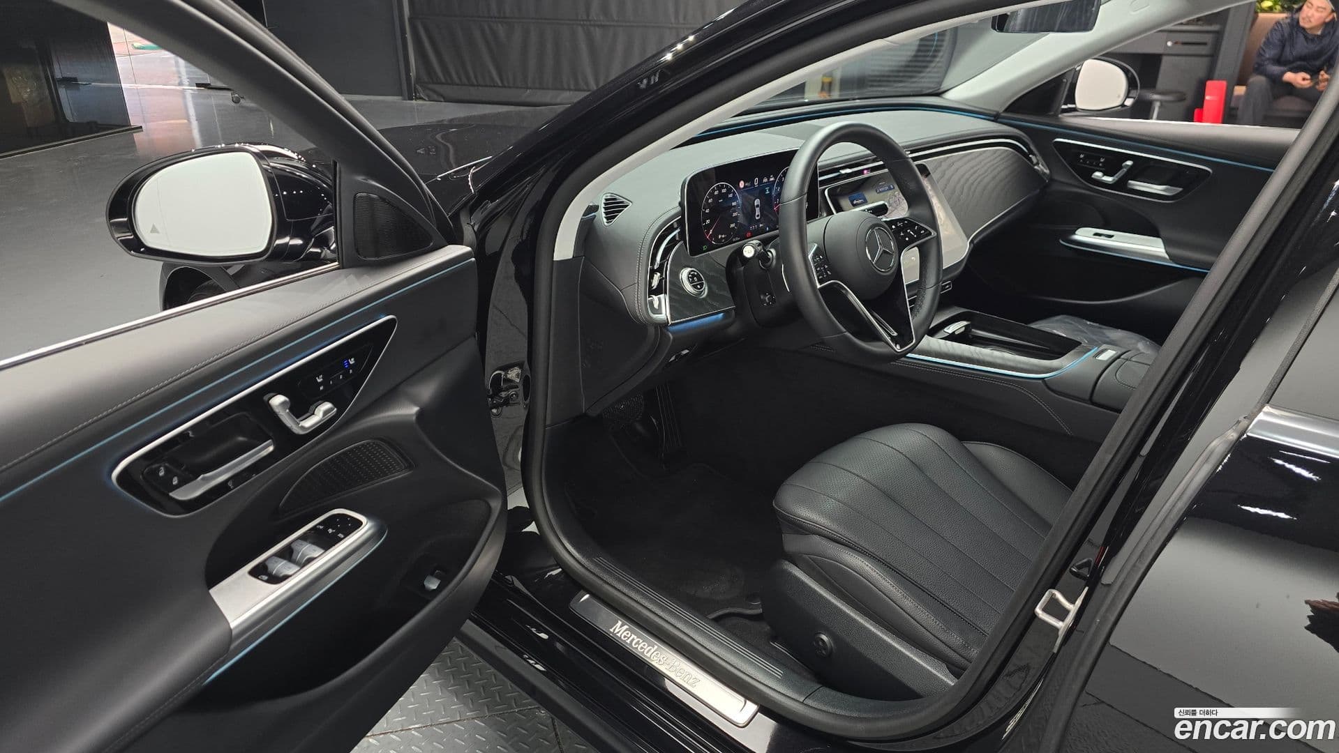 Main__Slider__Photo:E-Class Mercedes-Benz 2024.8-9