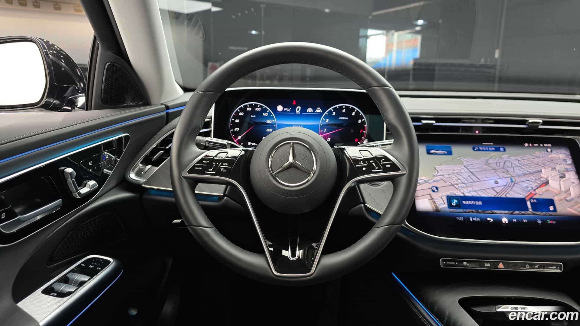 E-Class Mercedes-Benz 2024.8-OPTION-016