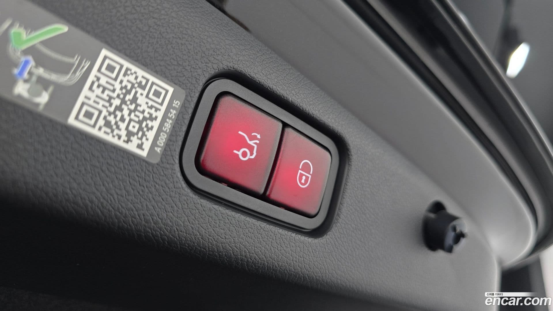 Main__Slider__Photo:E-Class Mercedes-Benz 2024.8-18