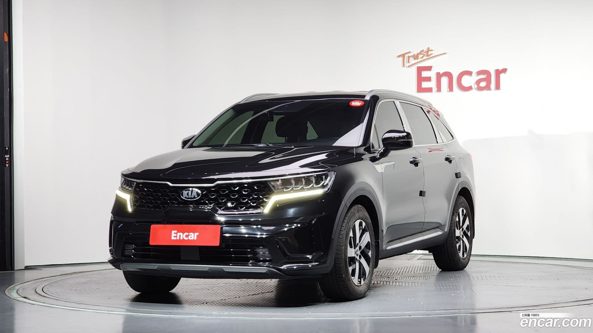 Main__Slider__Photo:Sorento Kia 2021.4-0