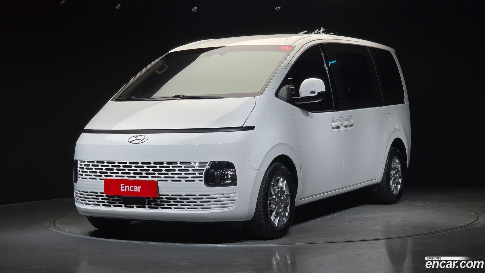 Main__Slider__Photo:Staria Hyundai 2021.5-0