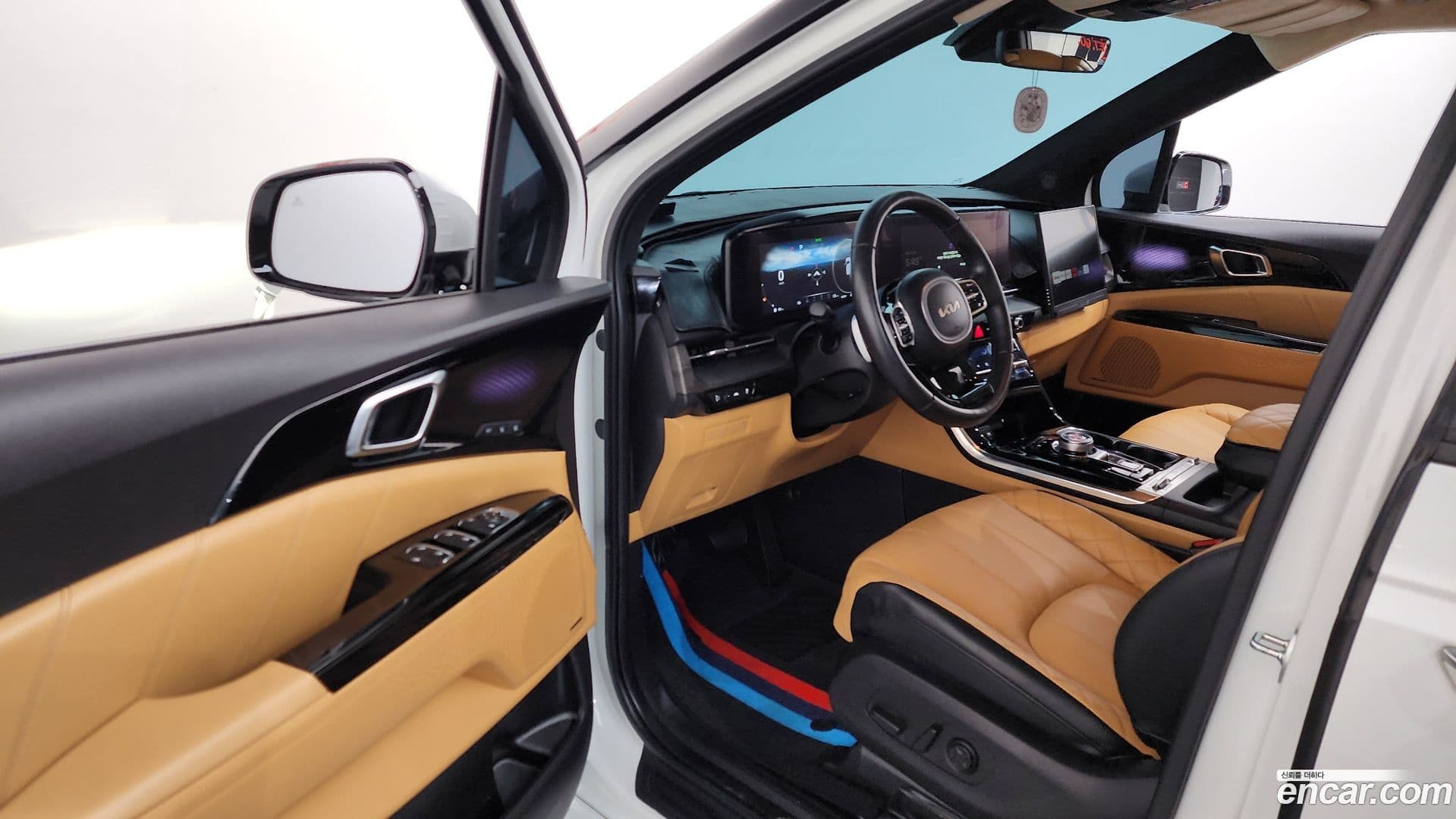 Main__Slider__Photo:Canival Kia 2023.6-9