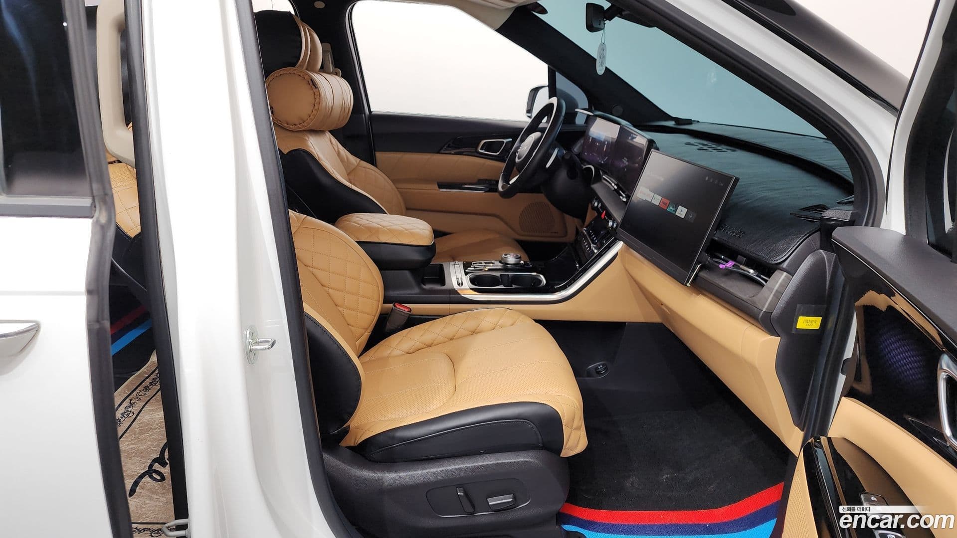 Main__Slider__Photo:Canival Kia 2023.6-10